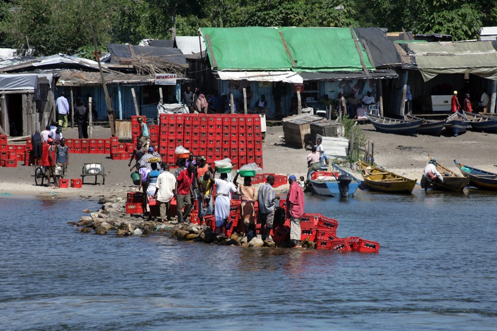 Tansania Lake Vicroria Cargo-Schiff Arbeiter Cola-Harrassen Ablad