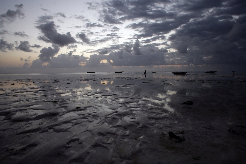 Sansibar Tansania flaches wasser am strand morgendämmerung fotografie marc keller